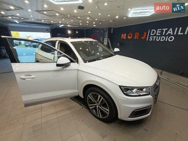 Белый Ауди Ку 5, объемом двигателя 2 л и пробегом 179 тыс. км за 21500 $, фото 3 на Automoto.ua