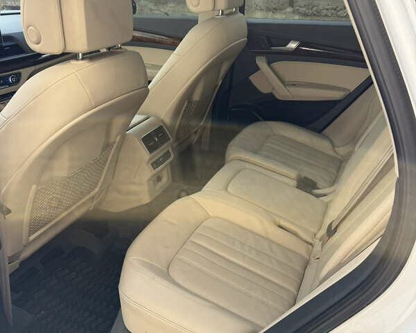 Белый Ауди Ку 5, объемом двигателя 2 л и пробегом 168 тыс. км за 26990 $, фото 17 на Automoto.ua