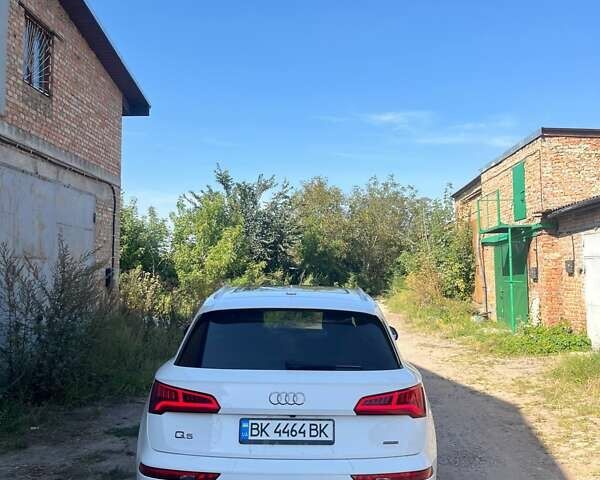 Белый Ауди Ку 5, объемом двигателя 1.98 л и пробегом 82 тыс. км за 27000 $, фото 10 на Automoto.ua