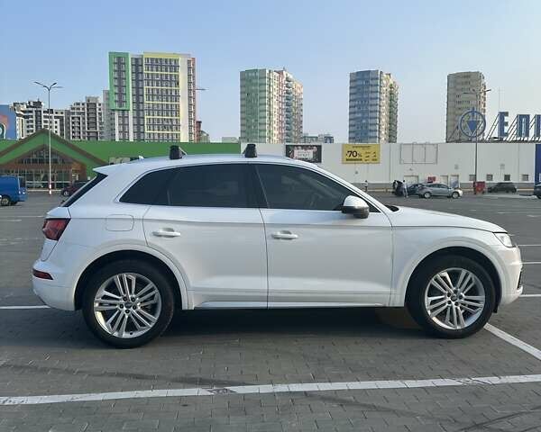 Белый Ауди Ку 5, объемом двигателя 1.98 л и пробегом 145 тыс. км за 29300 $, фото 4 на Automoto.ua