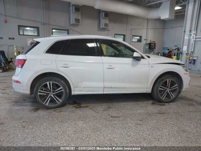 Белый Ауди Ку 5, объемом двигателя 2 л и пробегом 131 тыс. км за 18500 $, фото 6 на Automoto.ua