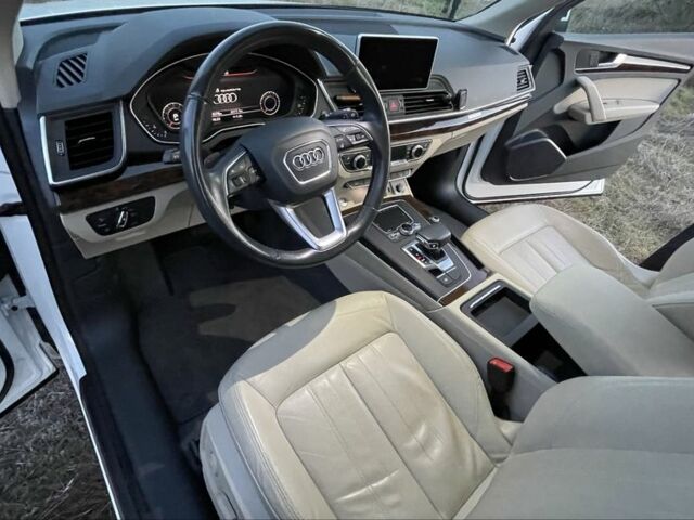 Белый Ауди Ку 5, объемом двигателя 2 л и пробегом 126 тыс. км за 28800 $, фото 7 на Automoto.ua