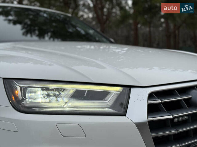 Білий Ауді Ку 5, об'ємом двигуна 2 л та пробігом 194 тис. км за 24500 $, фото 7 на Automoto.ua