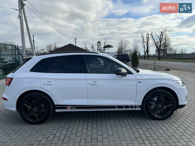 Белый Ауди Ку 5, объемом двигателя 1.97 л и пробегом 287 тыс. км за 27816 $, фото 6 на Automoto.ua