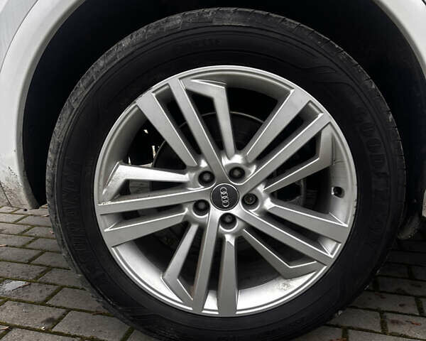 Белый Ауди Ку 5, объемом двигателя 2 л и пробегом 163 тыс. км за 23100 $, фото 28 на Automoto.ua