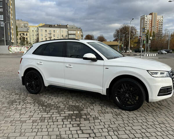 Белый Ауди Ку 5, объемом двигателя 1.98 л и пробегом 100 тыс. км за 27000 $, фото 3 на Automoto.ua