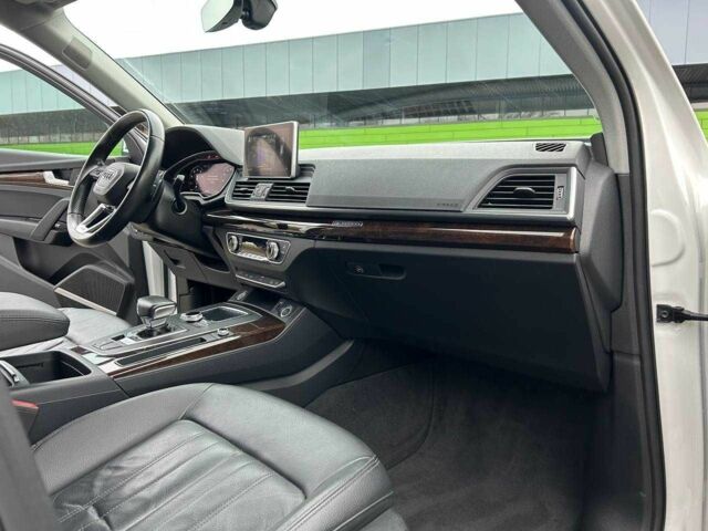 Белый Ауди Ку 5, объемом двигателя 2 л и пробегом 107 тыс. км за 26900 $, фото 7 на Automoto.ua