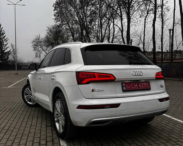 Белый Ауди Ку 5, объемом двигателя 2 л и пробегом 163 тыс. км за 23100 $, фото 4 на Automoto.ua