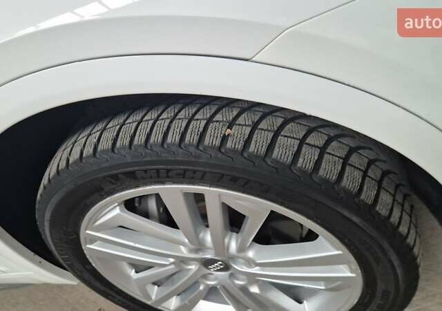 Белый Ауди Ку 5, объемом двигателя 1.98 л и пробегом 57 тыс. км за 30000 $, фото 2 на Automoto.ua