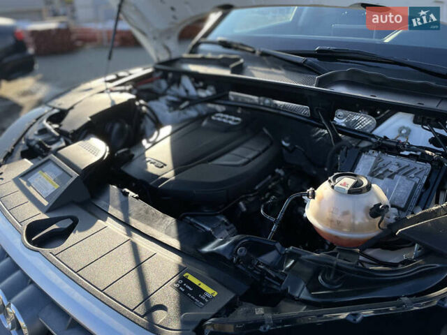 Белый Ауди Ку 5, объемом двигателя 1.98 л и пробегом 193 тыс. км за 25000 $, фото 32 на Automoto.ua