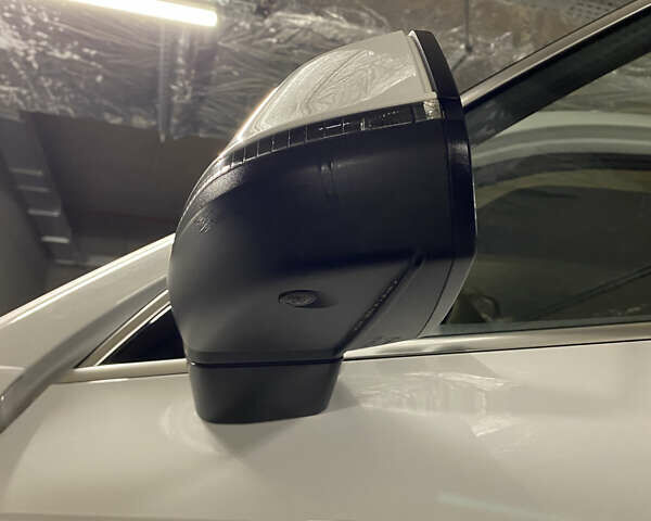 Белый Ауди Ку 5, объемом двигателя 1.98 л и пробегом 130 тыс. км за 26800 $, фото 8 на Automoto.ua