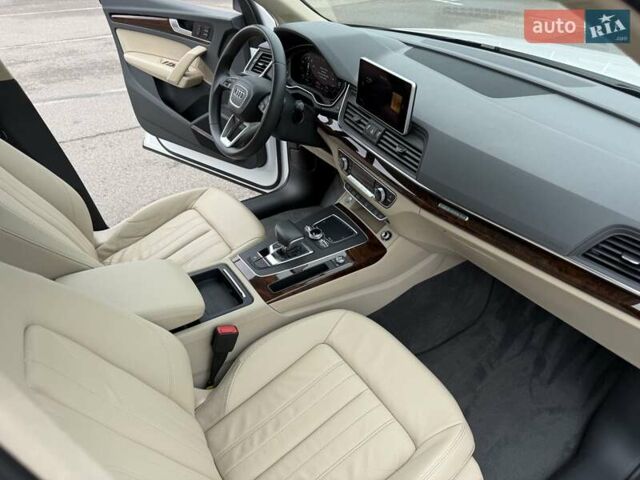 Білий Ауді Ку 5, об'ємом двигуна 1.98 л та пробігом 60 тис. км за 31500 $, фото 73 на Automoto.ua