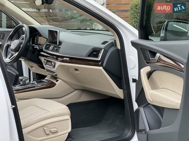 Белый Ауди Ку 5, объемом двигателя 2 л и пробегом 135 тыс. км за 26950 $, фото 4 на Automoto.ua