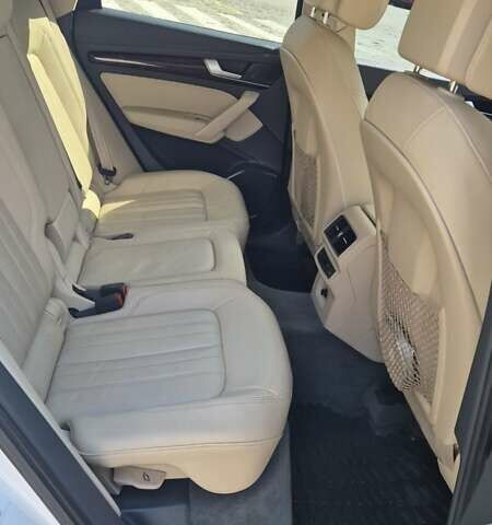 Белый Ауди Ку 5, объемом двигателя 1.98 л и пробегом 57 тыс. км за 30000 $, фото 23 на Automoto.ua