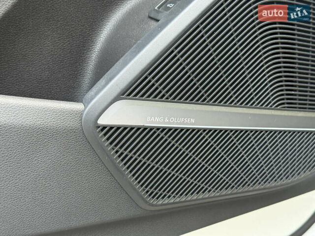 Белый Ауди Ку 5, объемом двигателя 1.98 л и пробегом 102 тыс. км за 25900 $, фото 13 на Automoto.ua