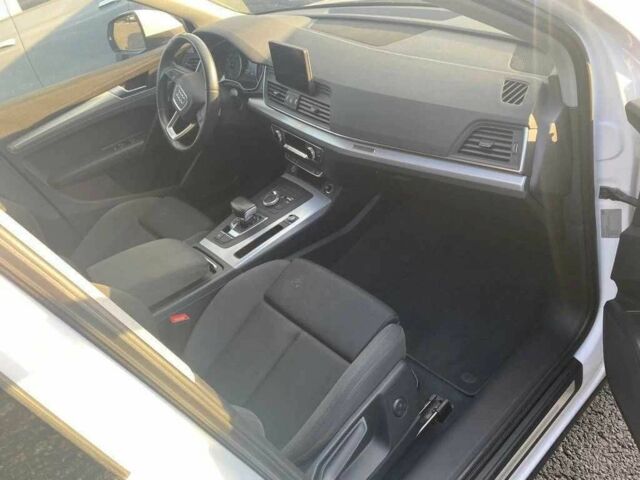 Білий Ауді Ку 5, об'ємом двигуна 2 л та пробігом 95 тис. км за 20000 $, фото 6 на Automoto.ua