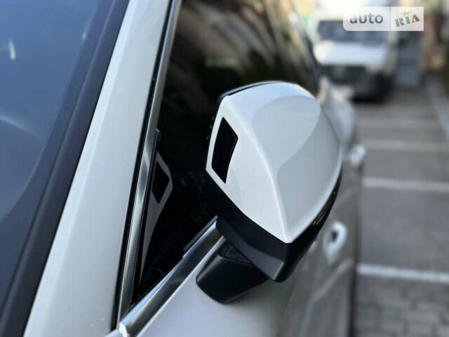 Белый Ауди Ку 5, объемом двигателя 2 л и пробегом 41 тыс. км за 24900 $, фото 23 на Automoto.ua