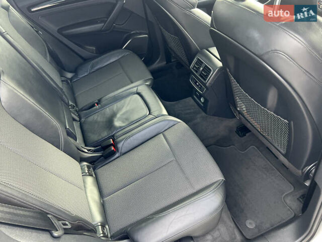 Белый Ауди Ку 5, объемом двигателя 1.97 л и пробегом 287 тыс. км за 27816 $, фото 26 на Automoto.ua