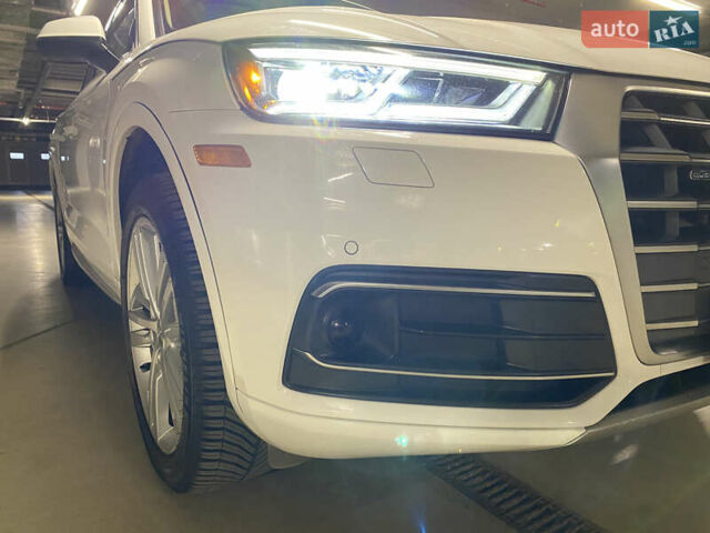 Белый Ауди Ку 5, объемом двигателя 1.98 л и пробегом 130 тыс. км за 26800 $, фото 3 на Automoto.ua