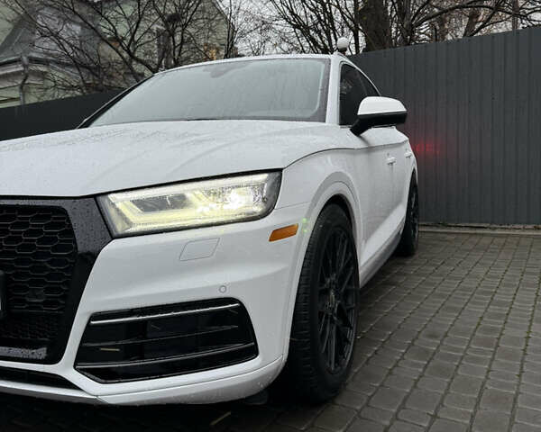 Білий Ауді Ку 5, об'ємом двигуна 1.98 л та пробігом 229 тис. км за 22400 $, фото 21 на Automoto.ua