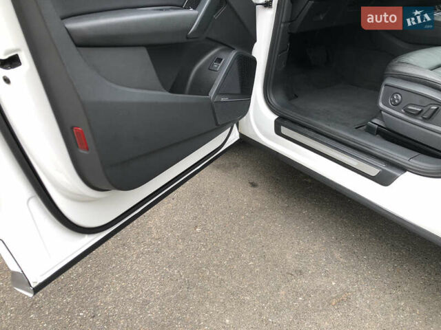 Белый Ауди Ку 5, объемом двигателя 2 л и пробегом 155 тыс. км за 17980 $, фото 39 на Automoto.ua