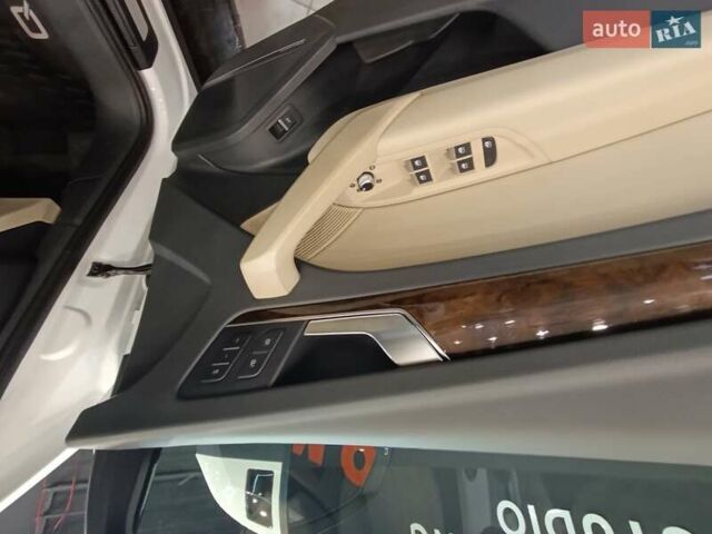 Белый Ауди Ку 5, объемом двигателя 2 л и пробегом 179 тыс. км за 21500 $, фото 2 на Automoto.ua