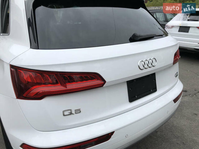 Белый Ауди Ку 5, объемом двигателя 2 л и пробегом 155 тыс. км за 17980 $, фото 17 на Automoto.ua