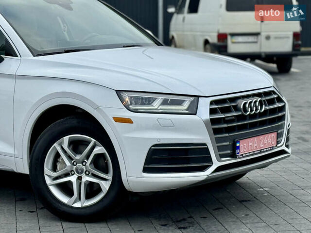 Білий Ауді Ку 5, об'ємом двигуна 1.98 л та пробігом 159 тис. км за 24699 $, фото 12 на Automoto.ua