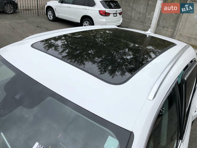 Білий Ауді Ку 5, об'ємом двигуна 2 л та пробігом 155 тис. км за 17890 $, фото 5 на Automoto.ua