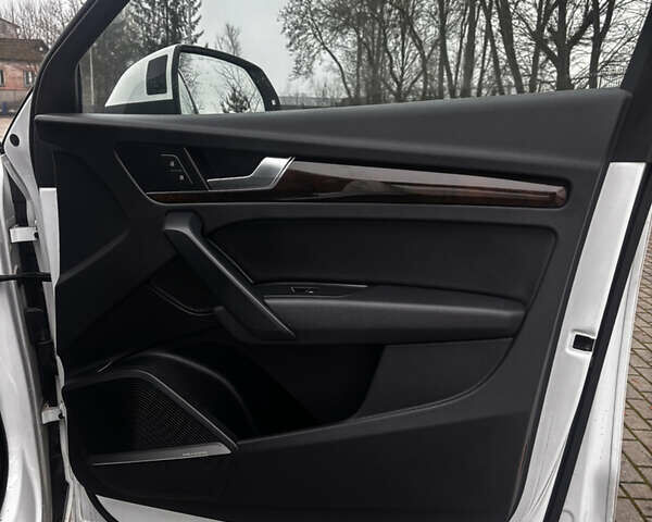 Белый Ауди Ку 5, объемом двигателя 2 л и пробегом 163 тыс. км за 23100 $, фото 12 на Automoto.ua