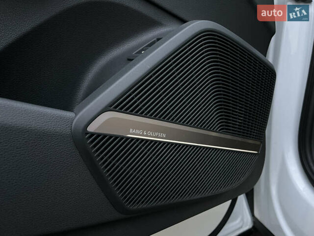 Білий Ауді Ку 5, об'ємом двигуна 1.98 л та пробігом 111 тис. км за 25600 $, фото 27 на Automoto.ua