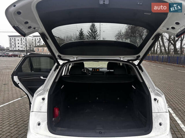 Белый Ауди Ку 5, объемом двигателя 2 л и пробегом 163 тыс. км за 23100 $, фото 25 на Automoto.ua