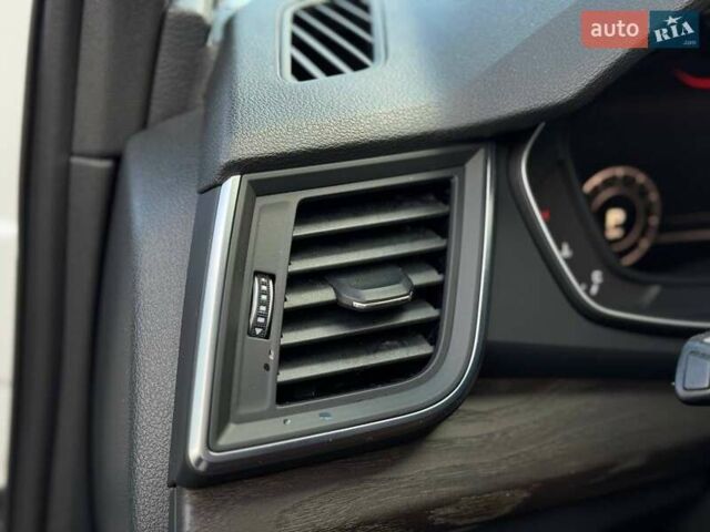 Білий Ауді Ку 5, об'ємом двигуна 1.98 л та пробігом 124 тис. км за 29000 $, фото 34 на Automoto.ua