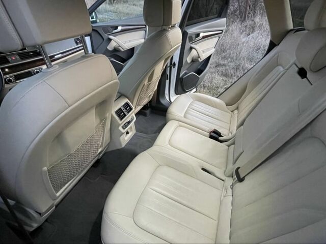 Белый Ауди Ку 5, объемом двигателя 2 л и пробегом 126 тыс. км за 28800 $, фото 8 на Automoto.ua