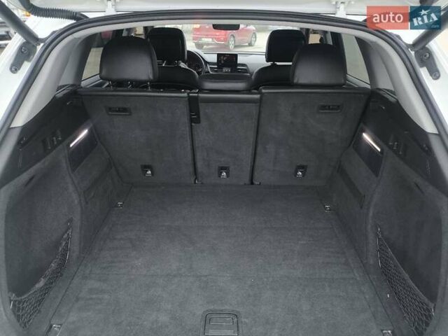 Белый Ауди Ку 5, объемом двигателя 1.98 л и пробегом 170 тыс. км за 20700 $, фото 5 на Automoto.ua