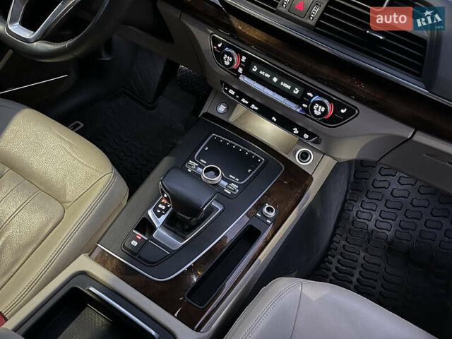 Білий Ауді Ку 5, об'ємом двигуна 1.98 л та пробігом 111 тис. км за 25600 $, фото 32 на Automoto.ua