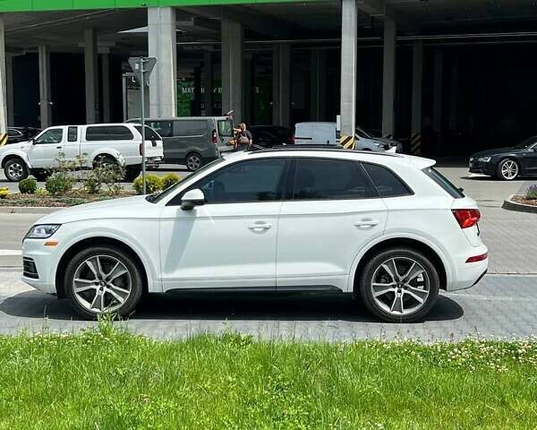 Білий Ауді Ку 5, об'ємом двигуна 1.98 л та пробігом 210 тис. км за 26250 $, фото 4 на Automoto.ua