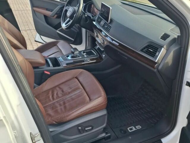 Белый Ауди Ку 5, объемом двигателя 0 л и пробегом 73 тыс. км за 14700 $, фото 10 на Automoto.ua