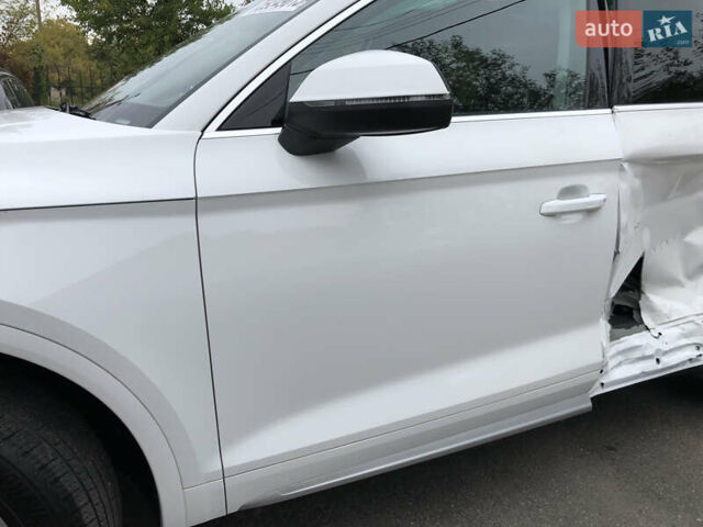 Білий Ауді Ку 5, об'ємом двигуна 2 л та пробігом 155 тис. км за 17890 $, фото 7 на Automoto.ua