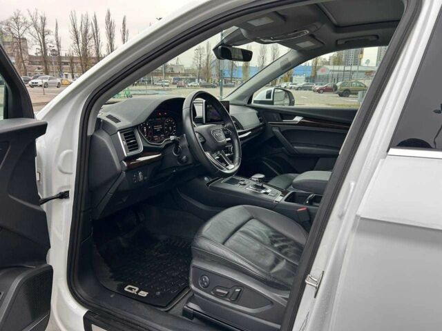 Белый Ауди Ку 5, объемом двигателя 2 л и пробегом 107 тыс. км за 26900 $, фото 5 на Automoto.ua