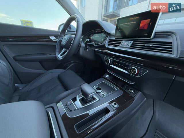 Білий Ауді Ку 5, об'ємом двигуна 2 л та пробігом 194 тис. км за 24500 $, фото 15 на Automoto.ua