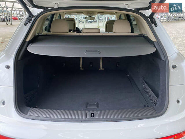 Белый Ауди Ку 5, объемом двигателя 1.98 л и пробегом 143 тыс. км за 23500 $, фото 4 на Automoto.ua