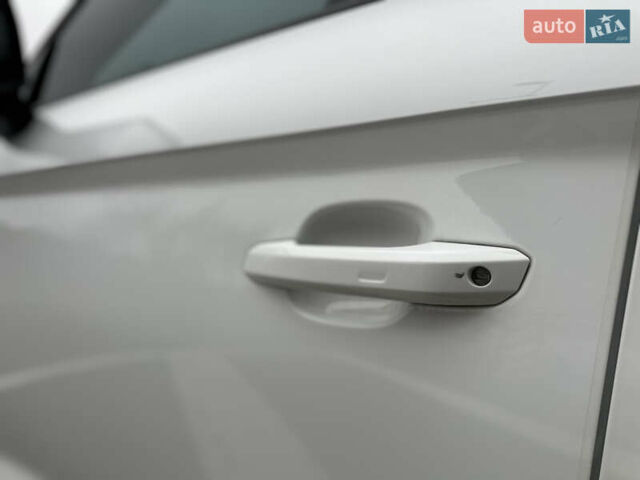 Белый Ауди Ку 5, объемом двигателя 1.99 л и пробегом 163 тыс. км за 22999 $, фото 7 на Automoto.ua