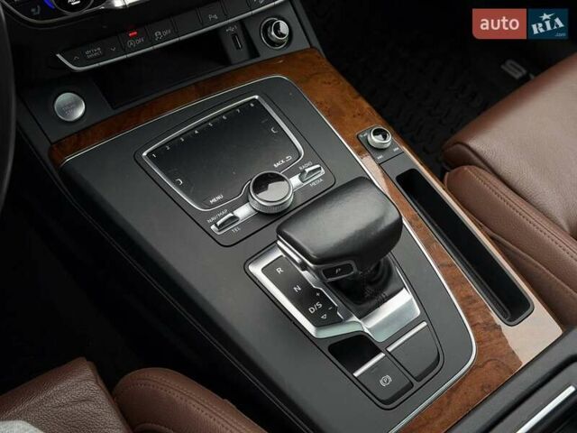 Белый Ауди Ку 5, объемом двигателя 1.98 л и пробегом 158 тыс. км за 25500 $, фото 65 на Automoto.ua