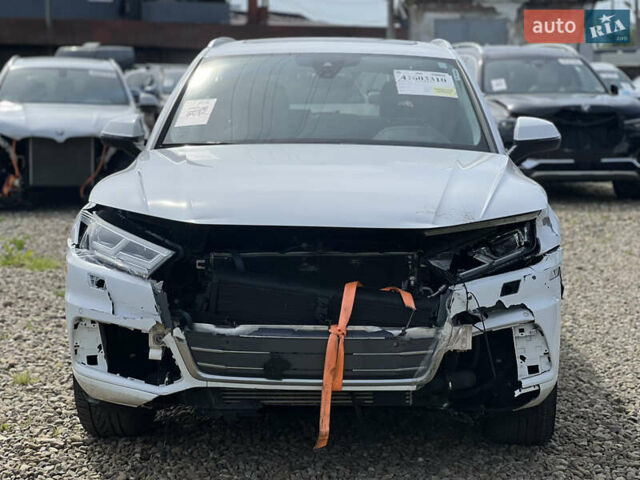 Белый Ауди Ку 5, объемом двигателя 2 л и пробегом 239 тыс. км за 16000 $, фото 4 на Automoto.ua