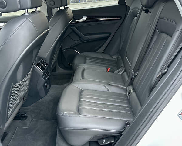 Белый Ауди Ку 5, объемом двигателя 2 л и пробегом 162 тыс. км за 20900 $, фото 42 на Automoto.ua