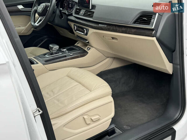 Білий Ауді Ку 5, об'ємом двигуна 1.98 л та пробігом 159 тис. км за 24699 $, фото 51 на Automoto.ua