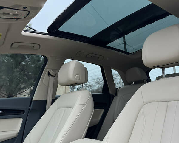 Белый Ауди Ку 5, объемом двигателя 2 л и пробегом 108 тыс. км за 28500 $, фото 21 на Automoto.ua