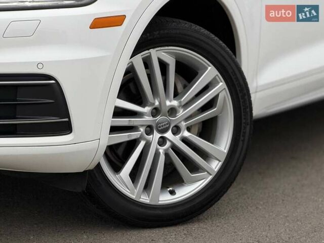 Белый Ауди Ку 5, объемом двигателя 1.98 л и пробегом 158 тыс. км за 25500 $, фото 4 на Automoto.ua