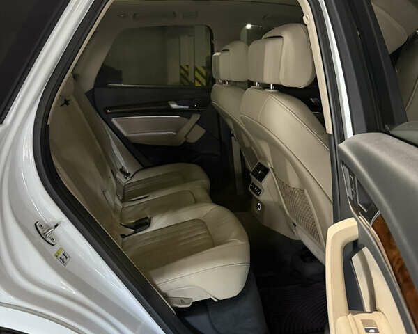 Белый Ауди Ку 5, объемом двигателя 2 л и пробегом 168 тыс. км за 26990 $, фото 16 на Automoto.ua